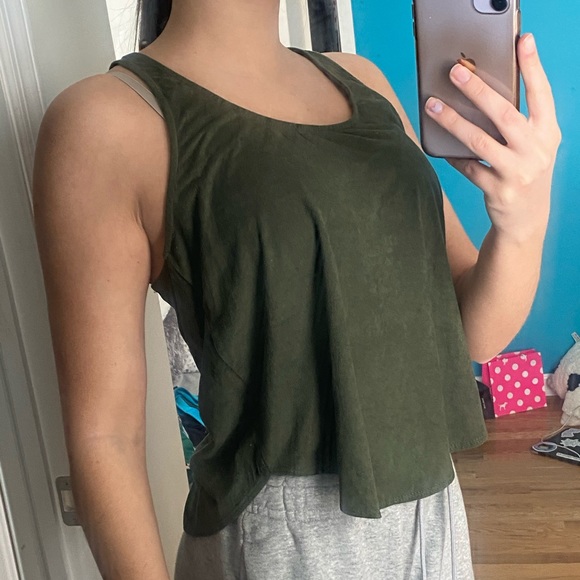 Flowy forest green tank top - Picture 2 of 4